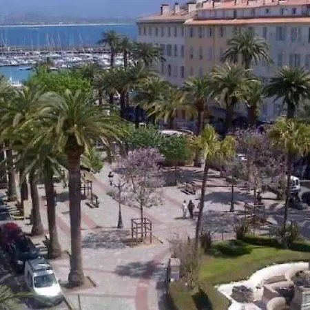 Studio Confortable Avec Terrasse Proche De La Ajaccio (Corsica)
