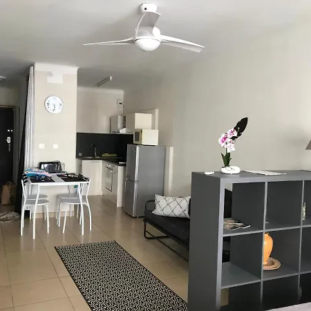 Studio Confortable Avec Terrasse Proche De La Apartment *