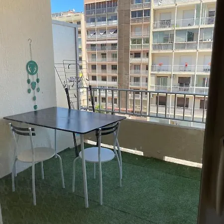 Studio Confortable Avec Terrasse Proche De La Apartment *