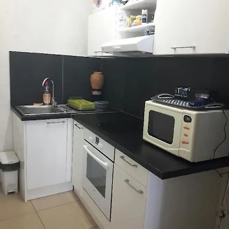 Studio Confortable Avec Terrasse Proche De La * Ajaccio (Corsica)